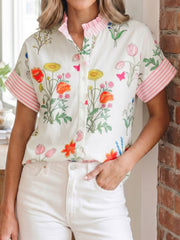 Camicia a maniche corte con colletto a righe floreali beige con volant - Damesmode Afbeelding 1 - Miniatuur