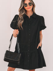 Robe chemise noire style chemise boutonnée, manches bouffantes et ourlet à volants - Image de mode féminine 3 - Miniatuur
