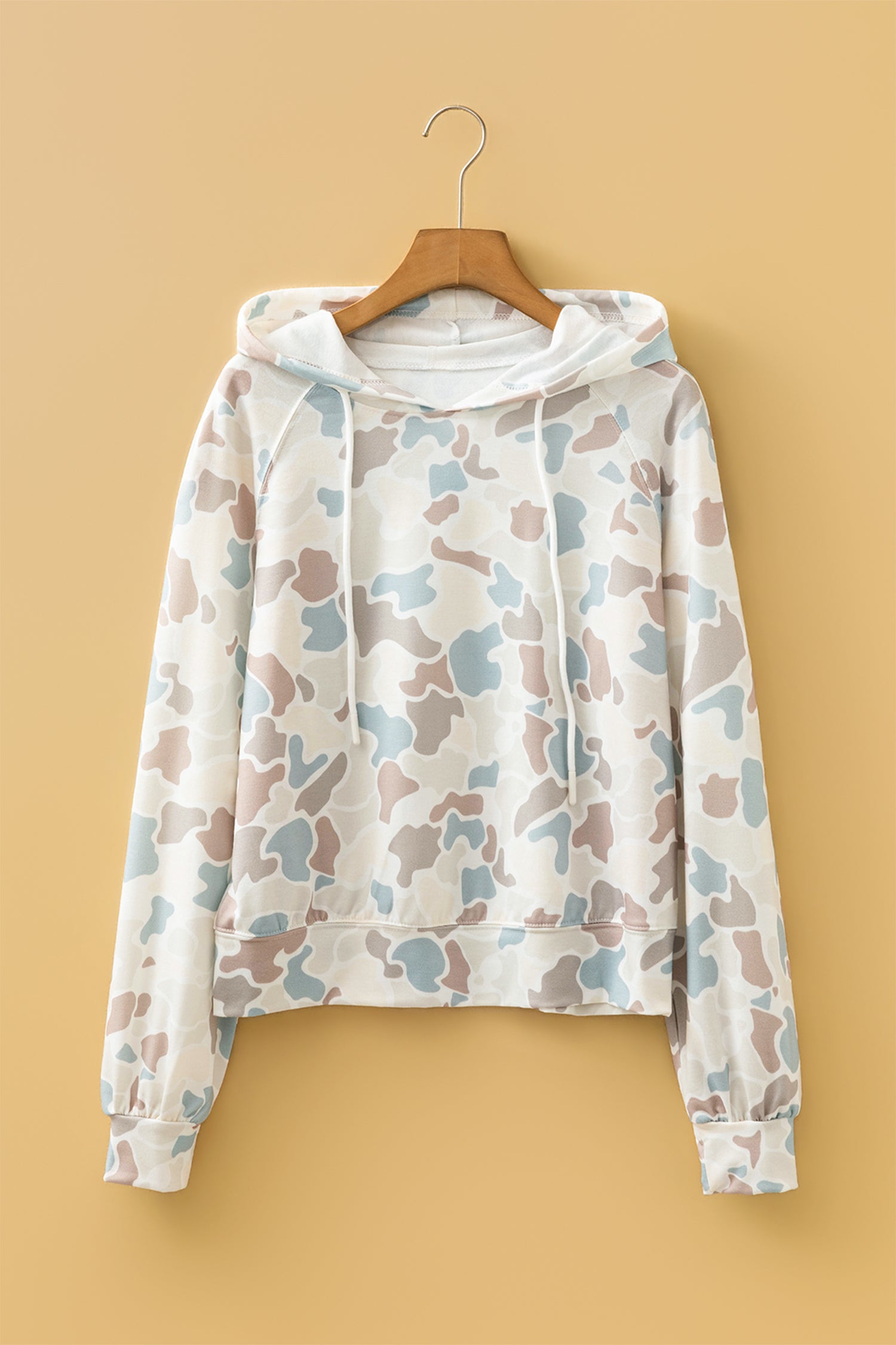 Beige Camouflage Print Relaxed Drawstring Hoodie - Damesmode Afbeelding 4