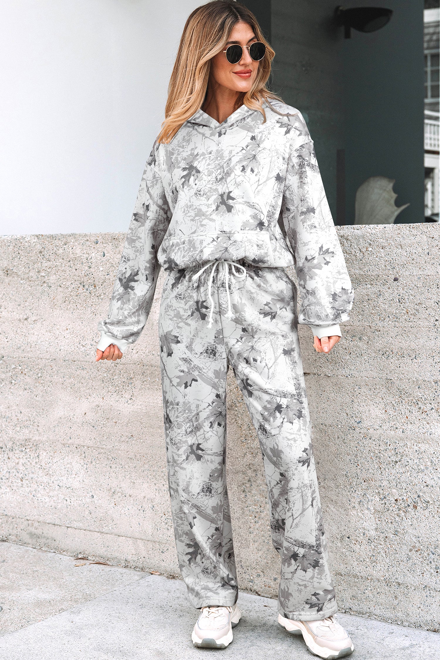 Hellgraues Light Woodland Camo Classic Hoodie und Jogginghosen-Set