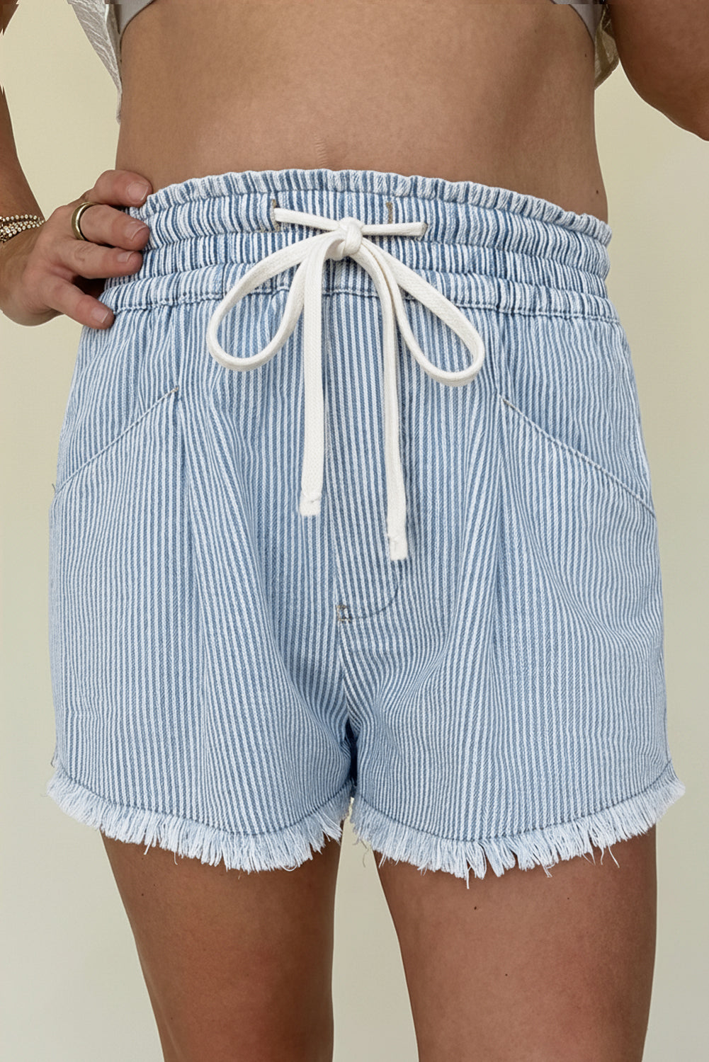 Black Stripe Raw Edge Drawstring Elastic Waist Casual Denim Shorts - Damesmode Afbeelding 4