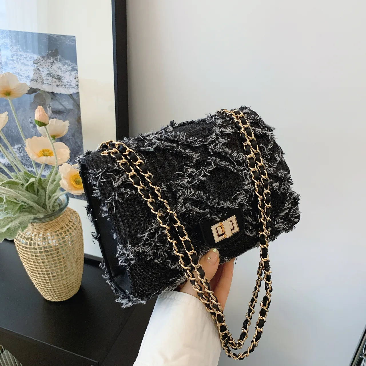 Frayed Edges Chain Crossbody Bag - Luxe Damesmode & Kleding Collectie | Redblad Nederland