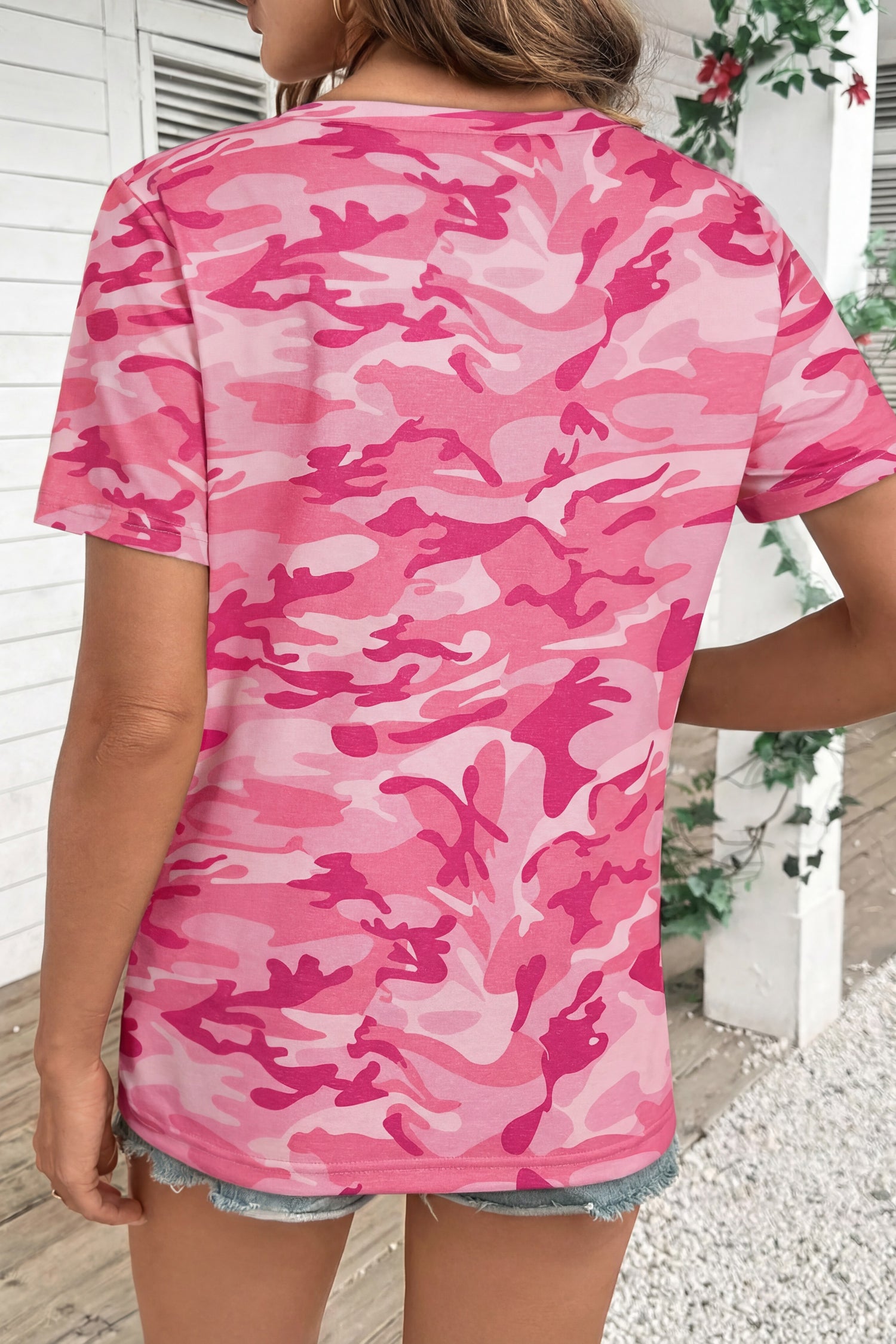 Grünes Tarnmuster-T-Shirt mit Crew-Neck