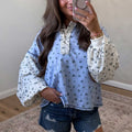 Tops de manga larga contrastados con estampado floral azul celeste - Foto 3