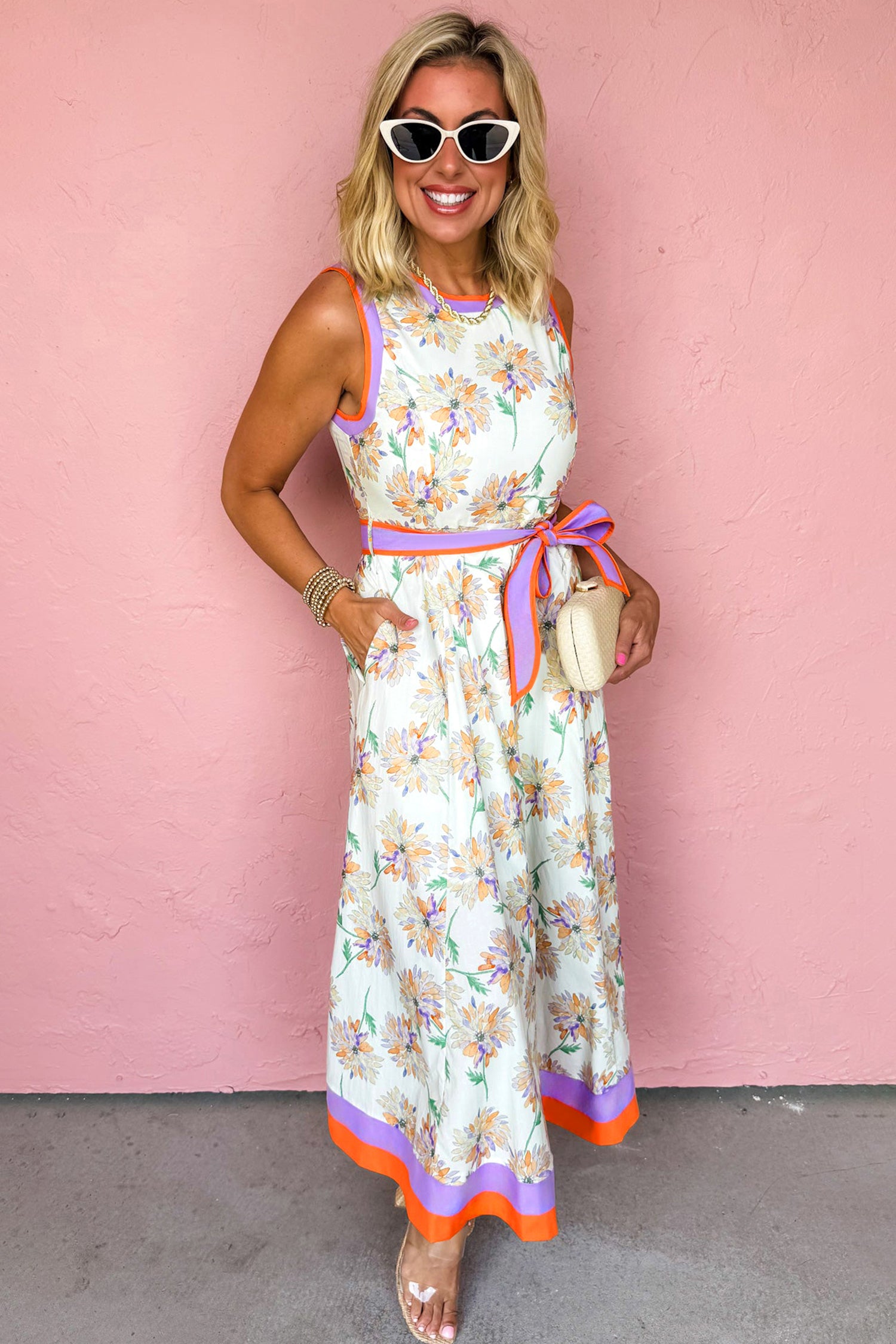 Weißes Floralmuster-Farbblock-Taill-Ärmelloses Maxi-Kleid mit Gürtel