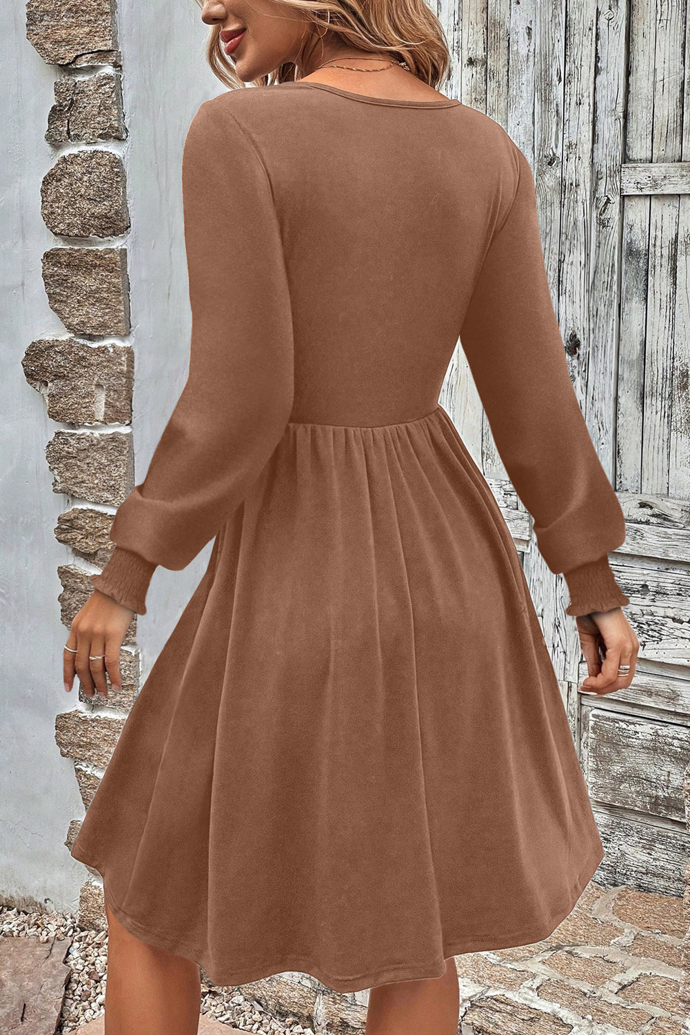 Mini-robe à manches longues à boutons à haut niveau gris foncé