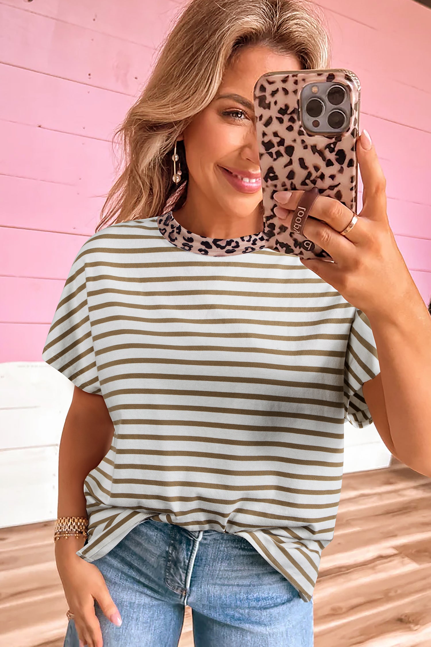Khaki stribede leopard-lapværk rund hals løs T-shirt