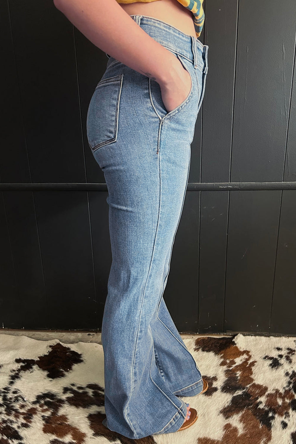 Dämmerungsblaue 2-Knöpfe-Hohe-Taille-Stiefel-Trimm Bootcut-Jeans