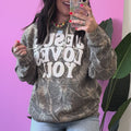 Camuflaje retro marrón Jesús te ama con sudadera relajada - Foto 3