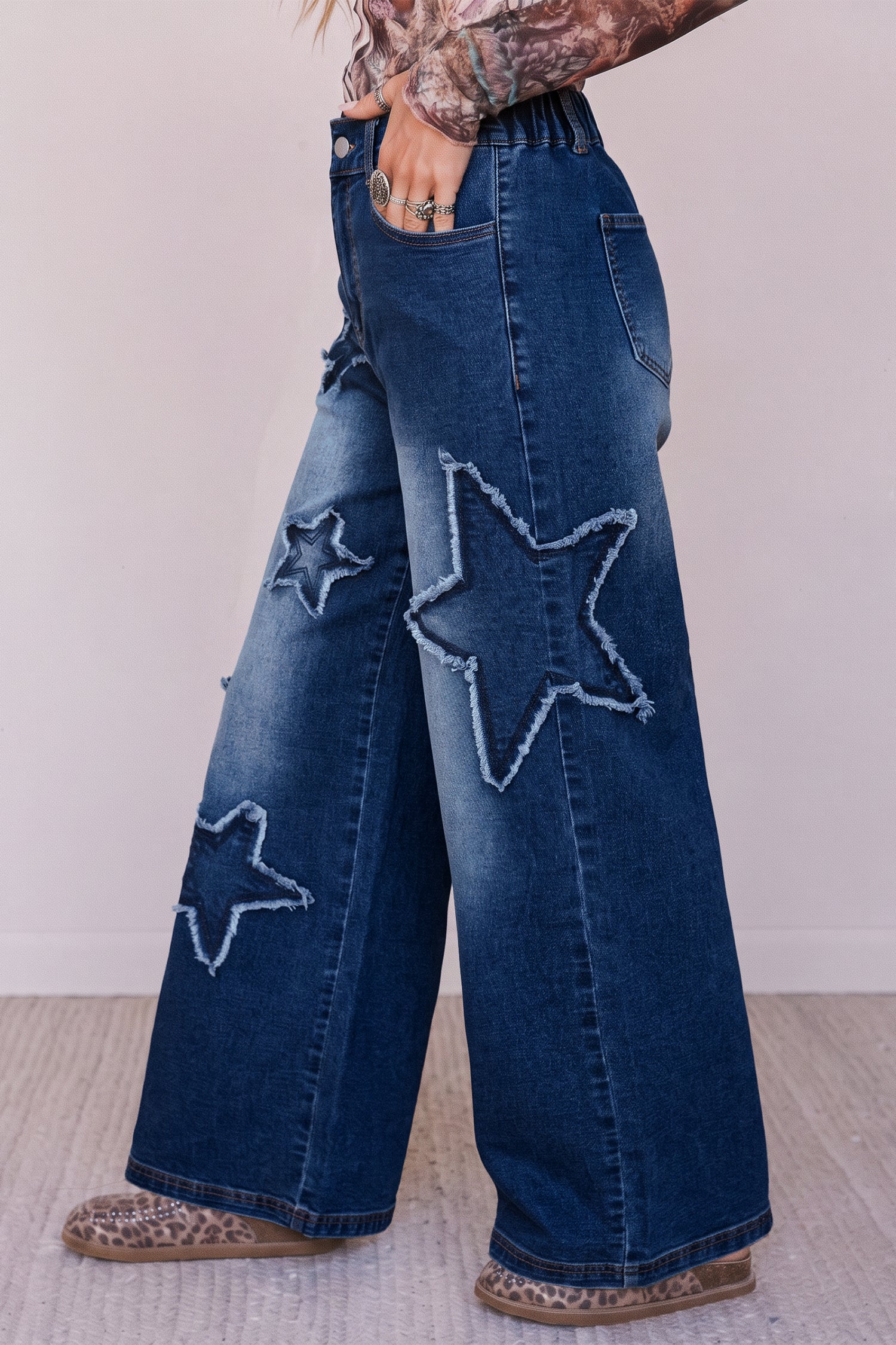 Ashleigh Blue Star Decorated Wide Leg Jeans - Damesmode Afbeelding 4