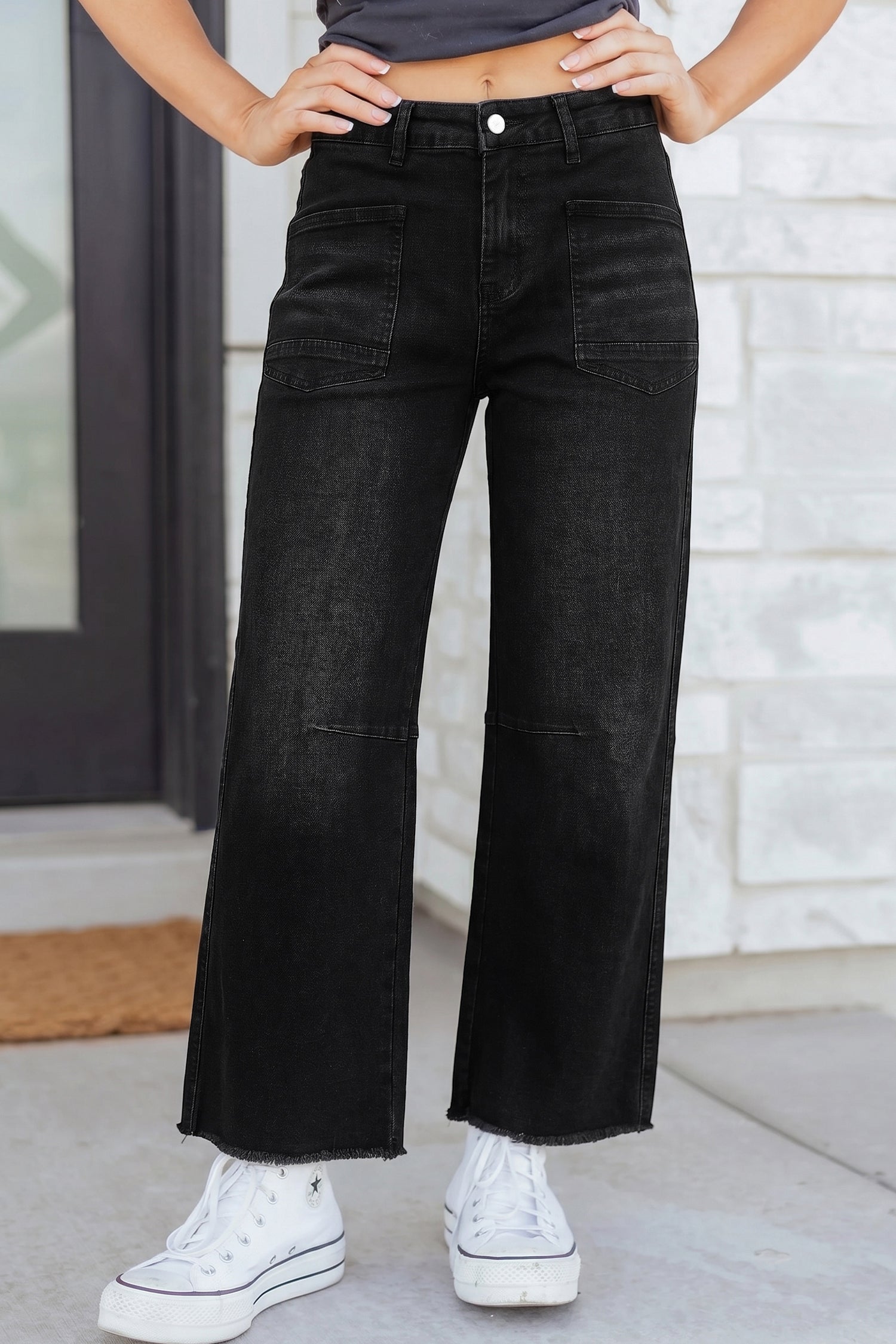 Black Frayed Cropped Barrel Jeans - Damesmode Afbeelding 1