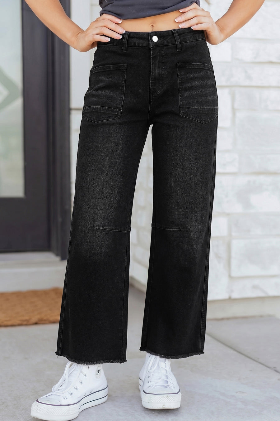 Schwarze, ausgefranste Barrel-Jeans – Damenmode Bild 1