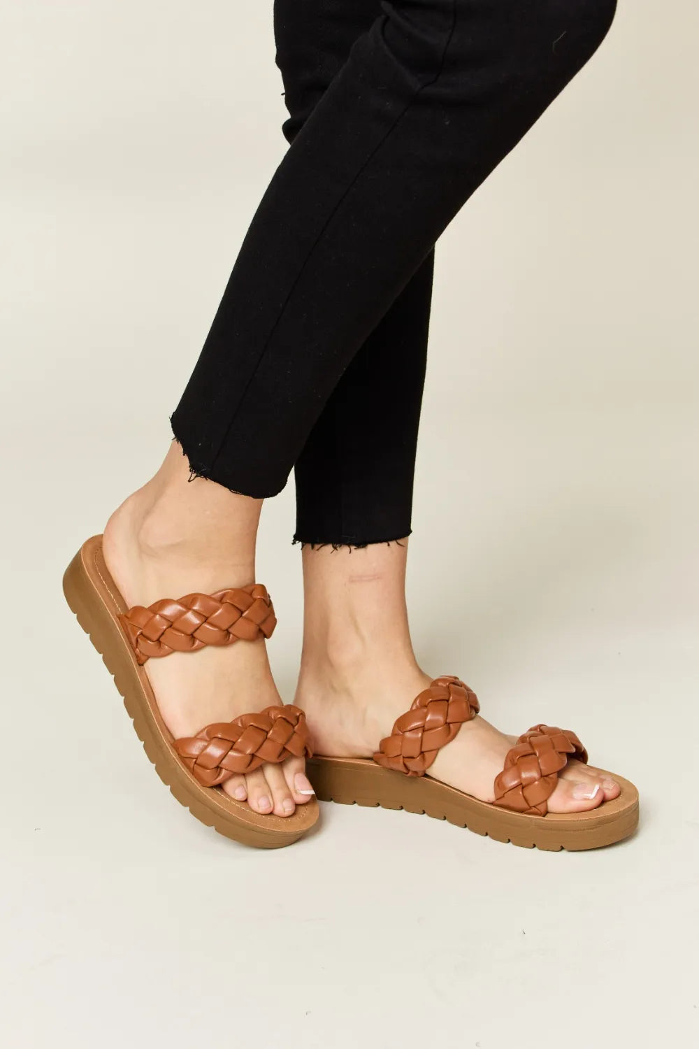 WILD DIVA Woven Dual Band Platform Sandals - Luxe Damesmode & Kleding Collectie | Redblad Nederland