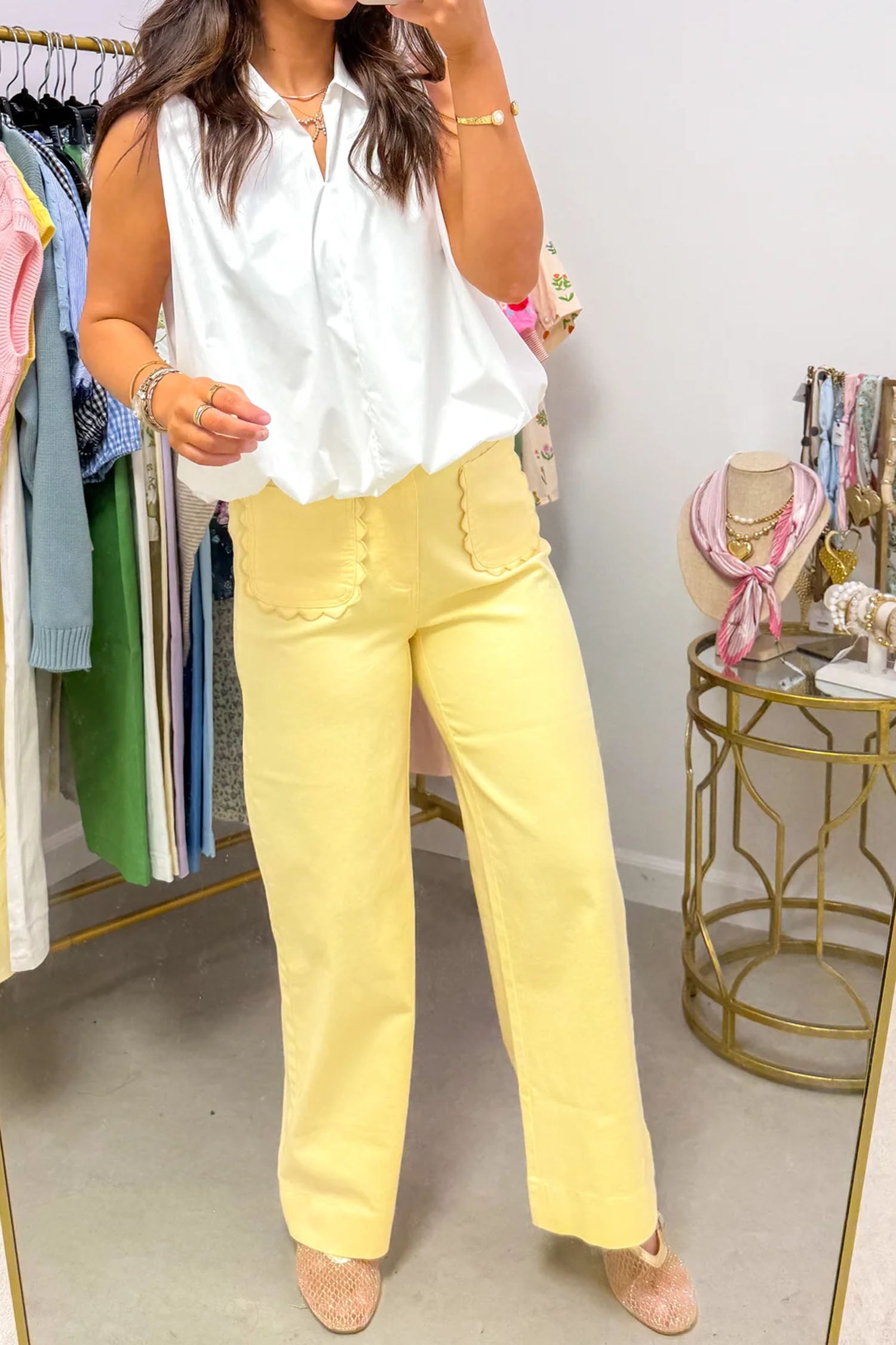 Jeans brancos de cor sólida com patch Pocket Shift