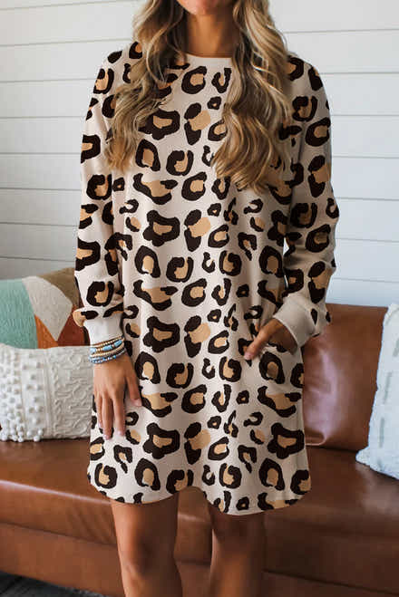 Khaki-Leopard-Langarm-Shift-T-Shirt-Kleid mit Taschen