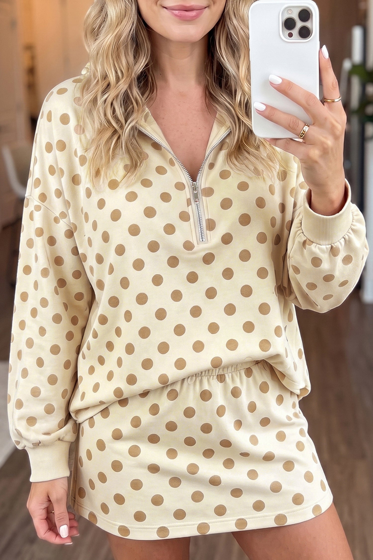 Ensemble de mini-skort décontracté à manches longues à pois à pois et à pois