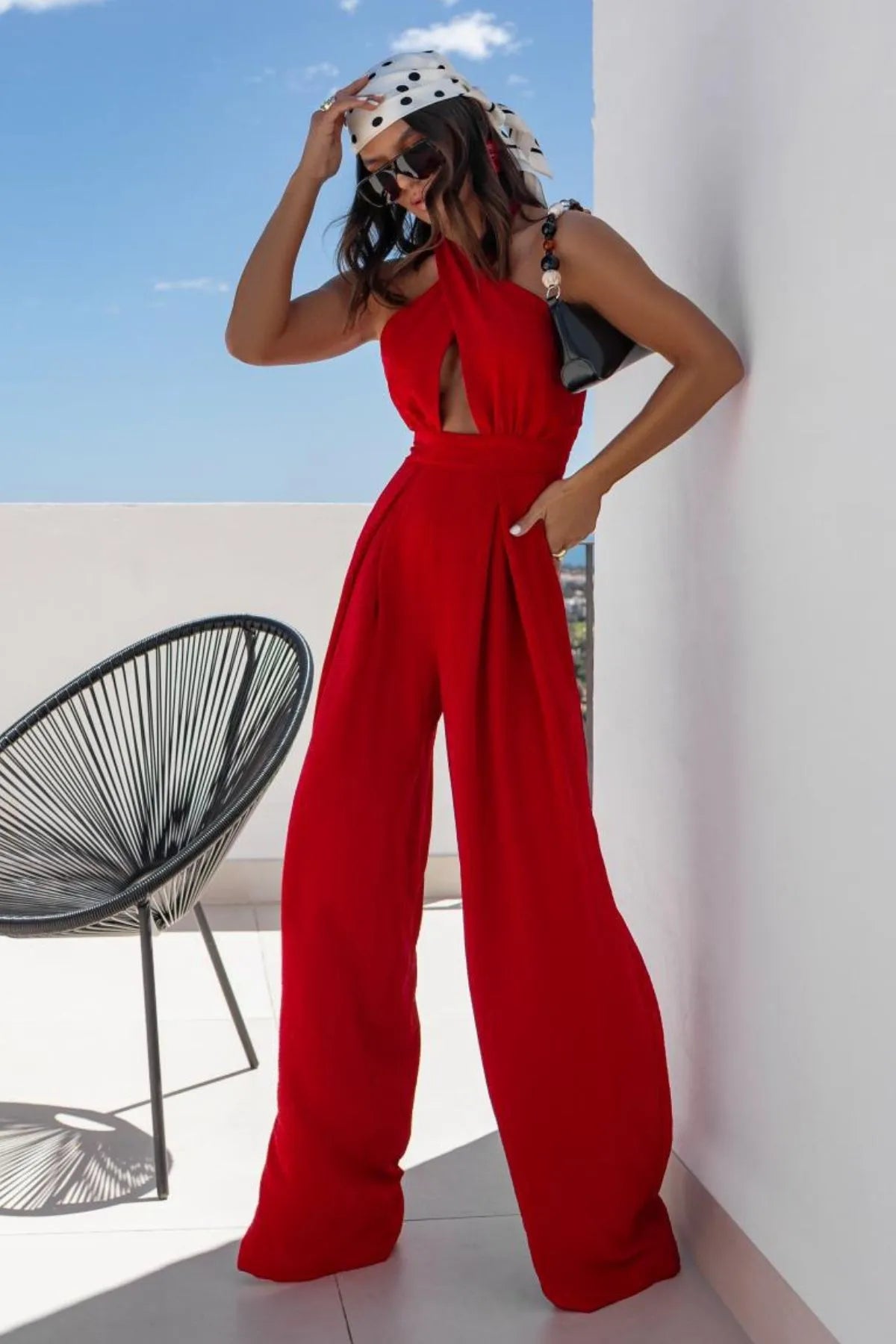 Halter Neck Wide Leg Jumpsuit with Keyhole Detail - Exklusive Damenmode & Kleidung Kollektion | Redblad Deutschland