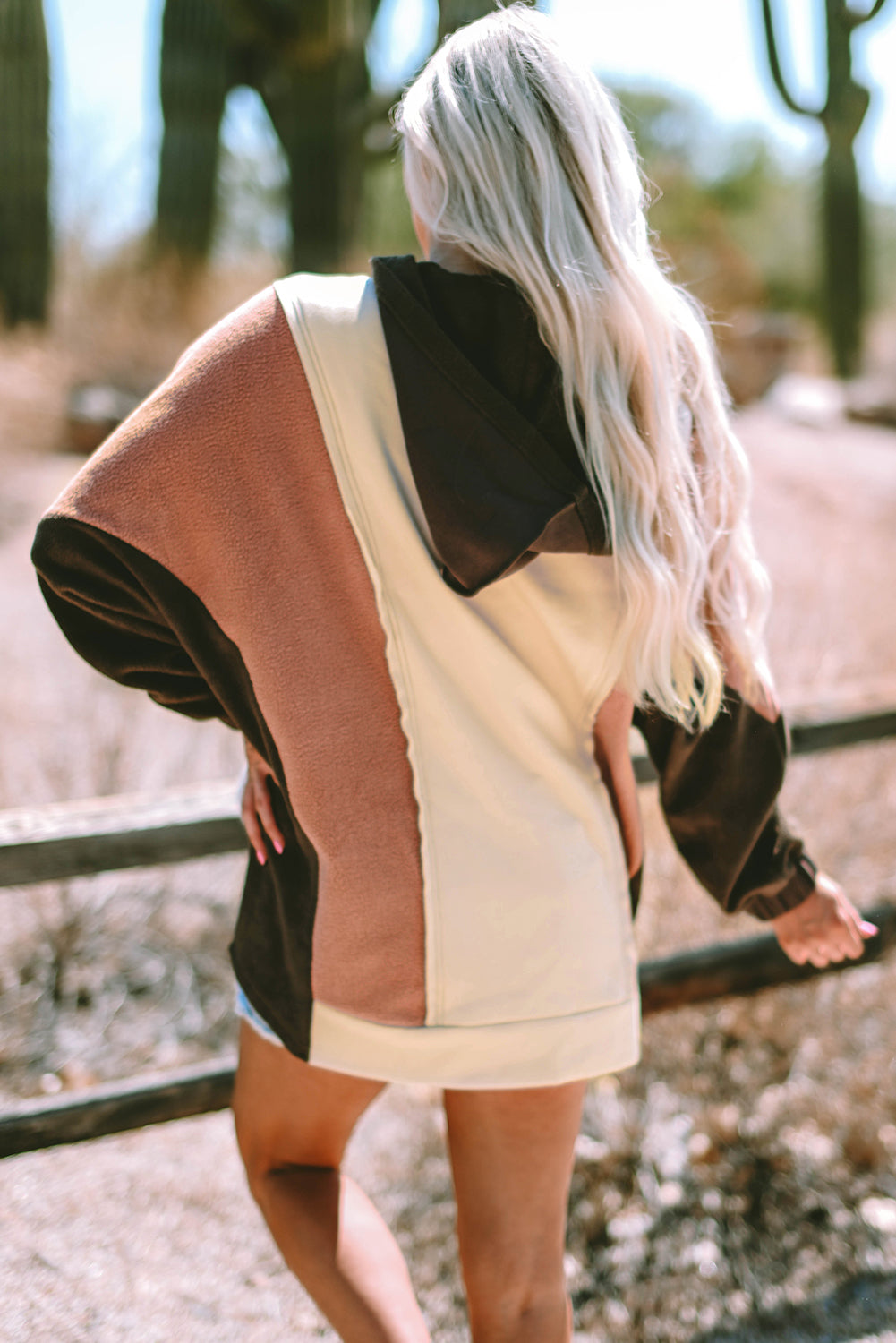 Beige Oversized Color Block Patchwork High Low Hoodie - Damesmode Afbeelding 2