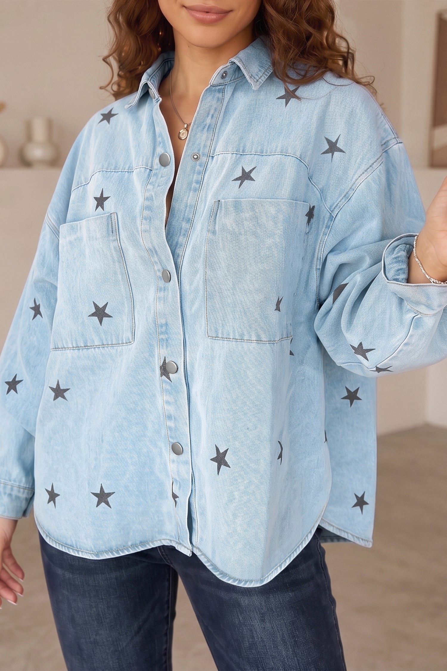 Sky Blue Stars-Muster Langärmel-Hemdkragen-Jeansjacke
