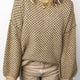 Maglione a maniche lunghe con stampa geometrica cachi, spalle a scollo rotondo e scollo a scena