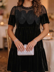 Black Embroidered Velvet Short Sleeve Mini Shift Dress - Damesmode Afbeelding 2 - Miniatuur