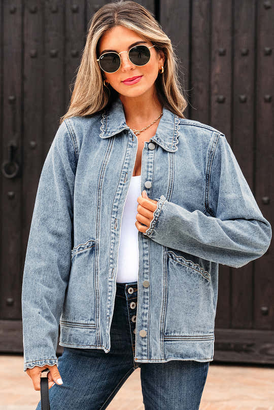 Myosotis-Jakobsmuschel-Kragenkragen mit gepatchter Tasche und mineralgewaschener Jeansjacke