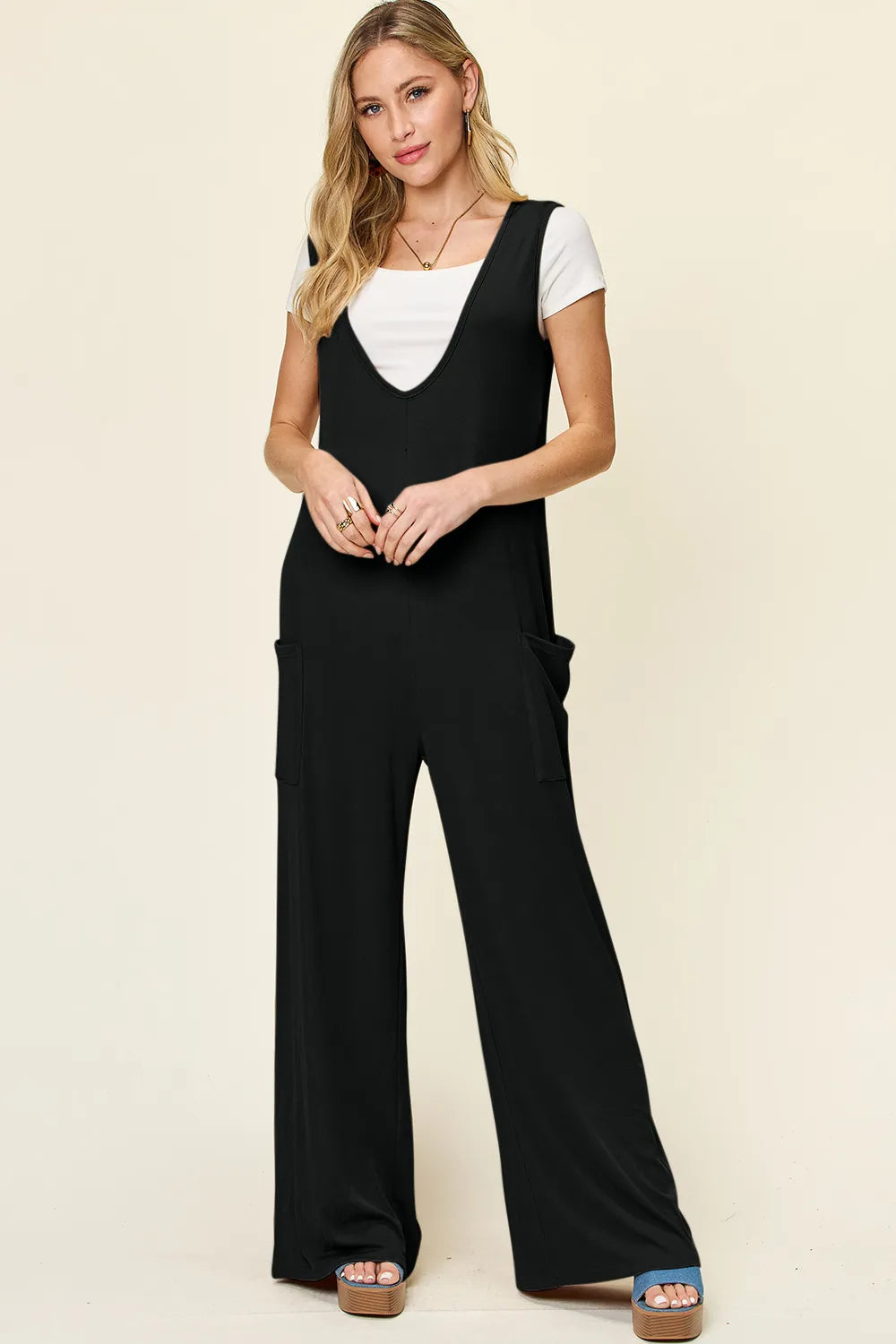Double Take Full Size Sleeveless Wide Leg Jumpsuit with Pockets - Luxe Damesmode & Kleding Collectie | Redblad Nederland