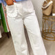 Weiße, einfarbige Scalloped Zakken Shift-Jeans