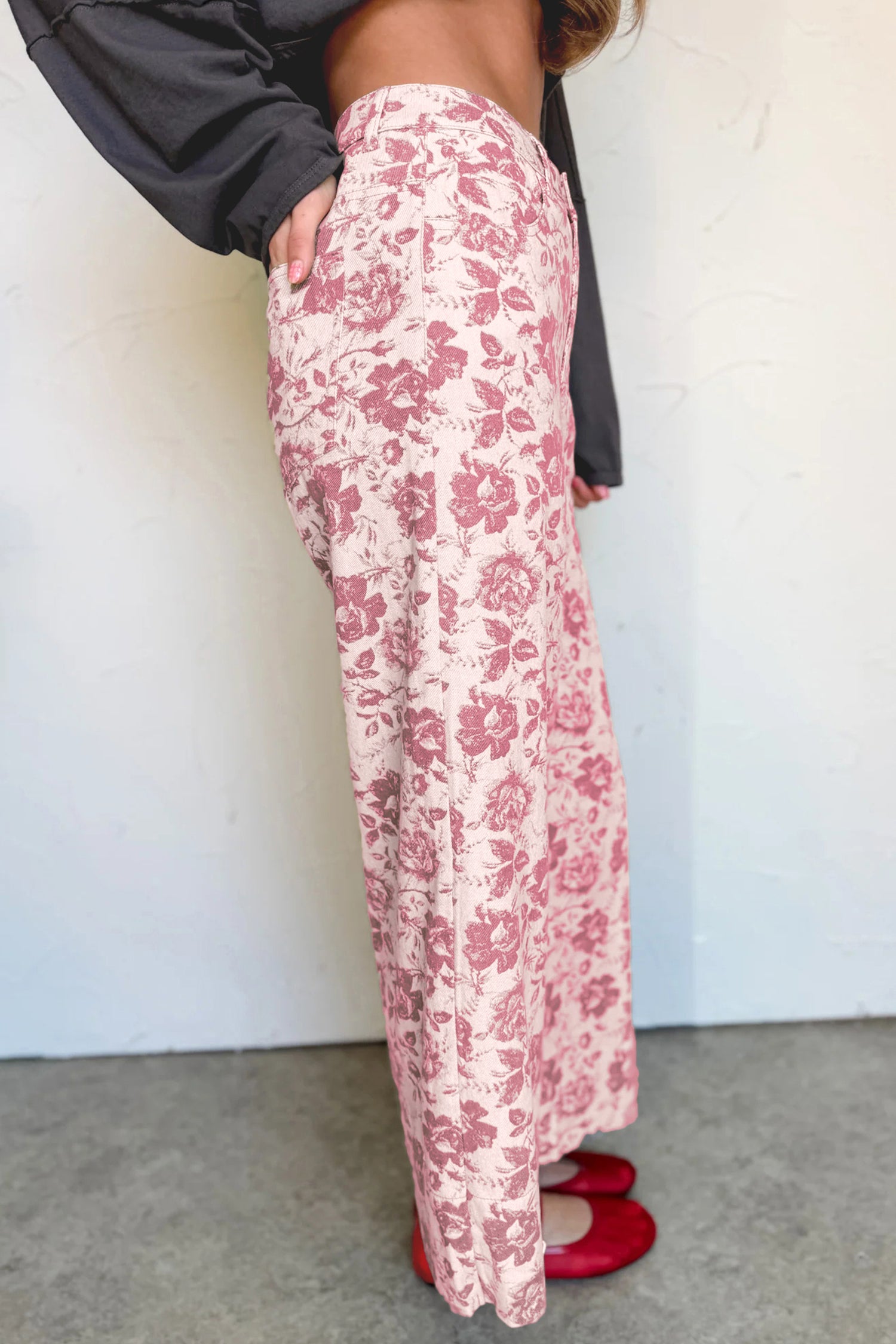 Pantaloni rosa vintage floreali in jeans shift