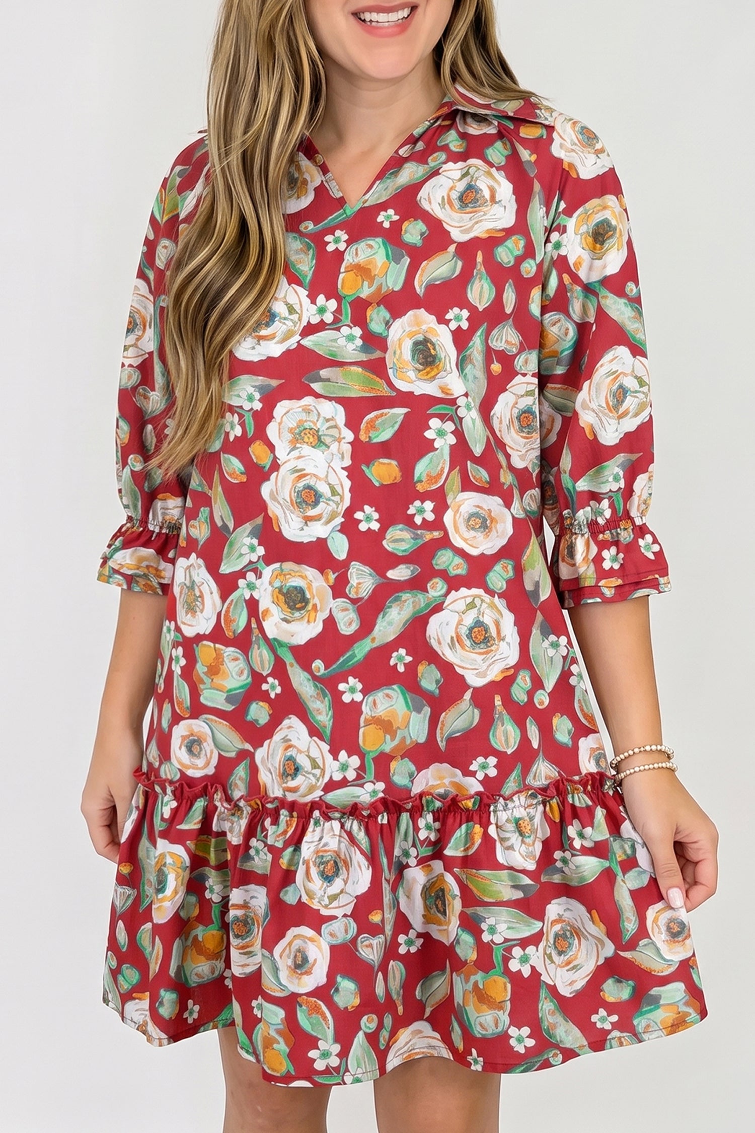 Robe courte à manches courtes à motifs floraux rouges
