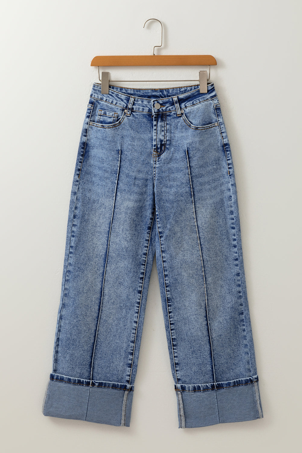 Myosotis midtsøm med manchetter, lige jeans med høj talje