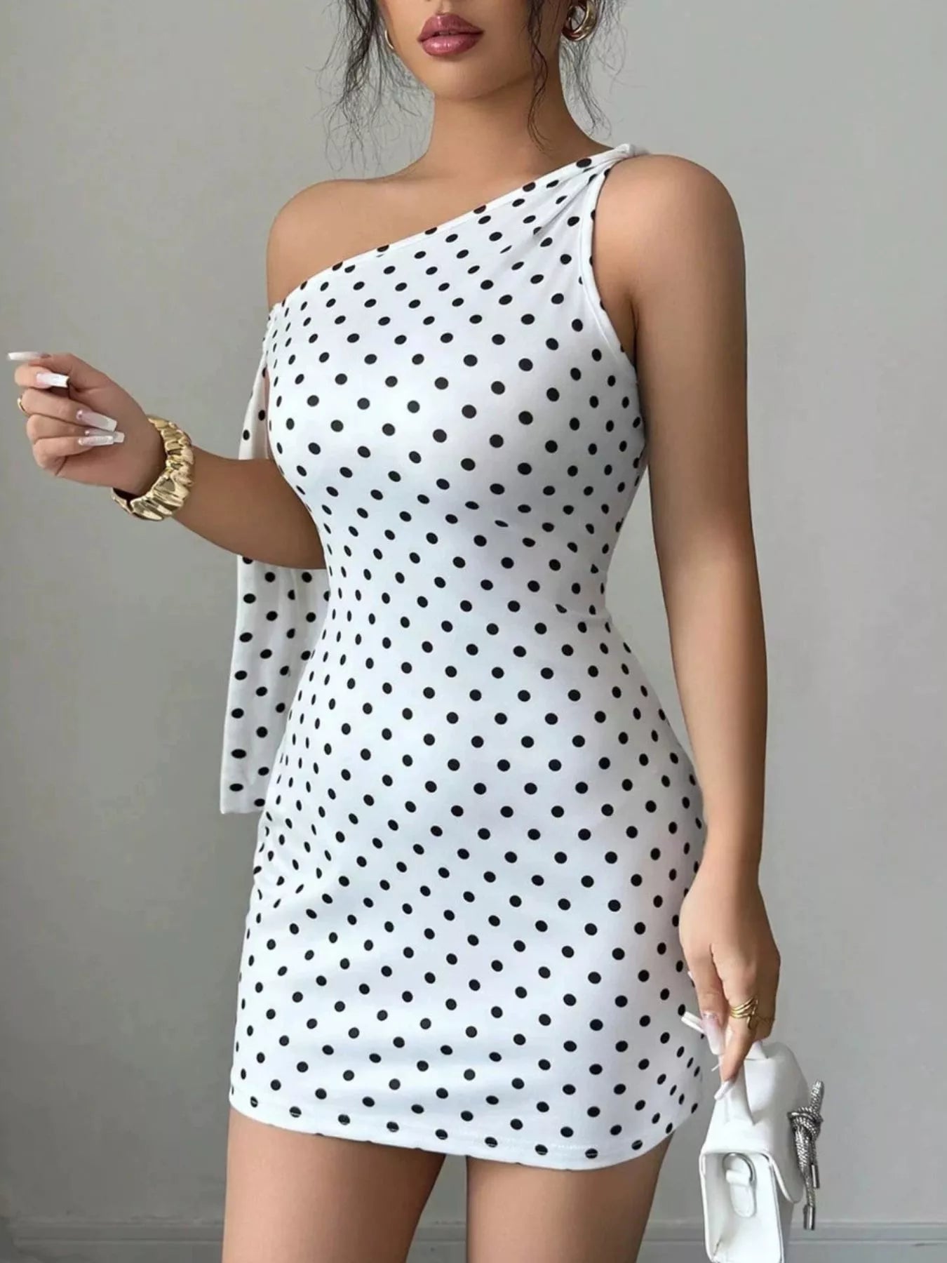 One-Shoulder Polka Dot Bodycon Mini Dress - Exklusive Damenmode & Kleidung Kollektion | Redblad Deutschland