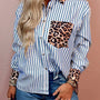 Himmelblau gestreiftes Leopardenmuster-Patchwork-Damenhemd mit Knöpfen
