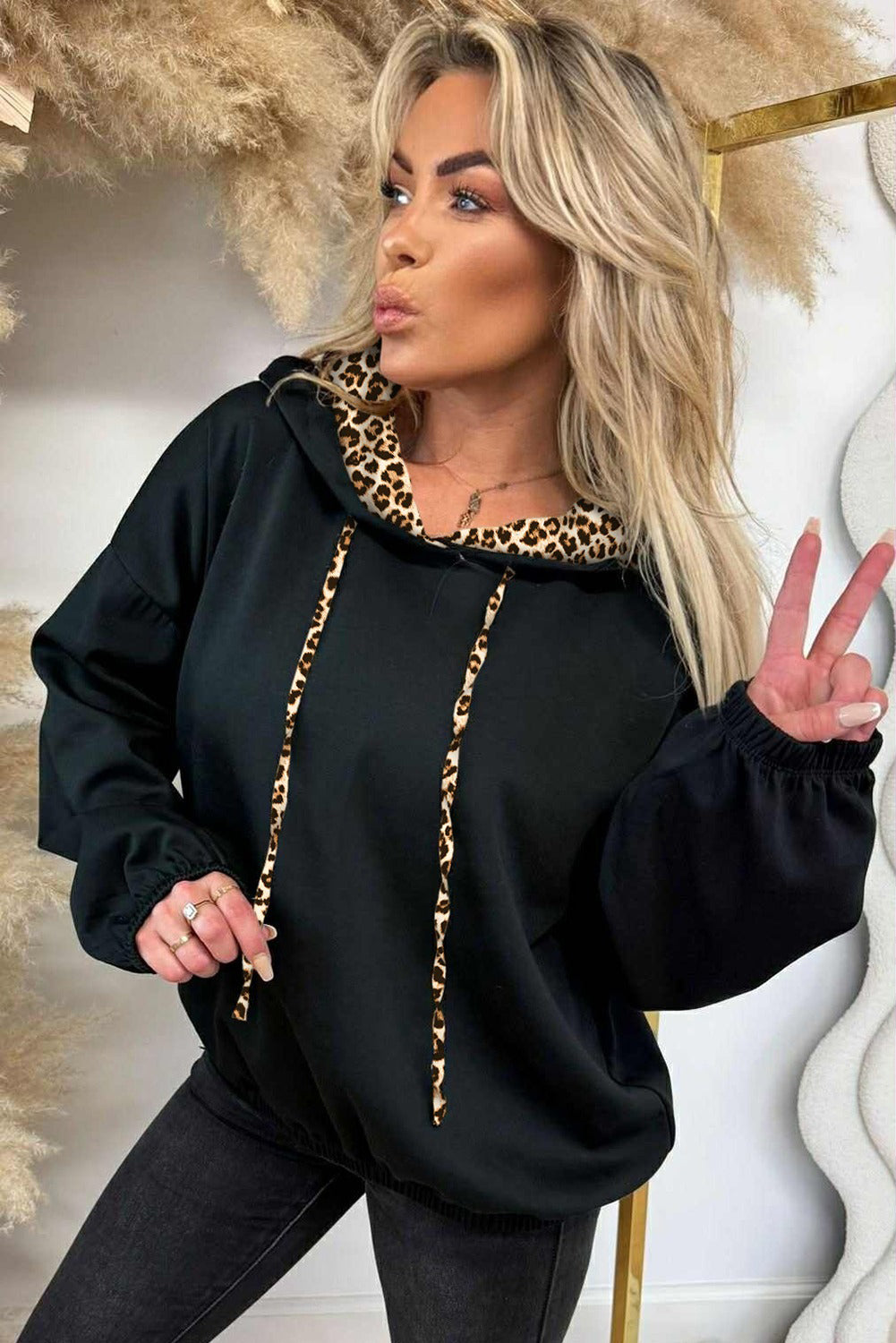 Black Elastic Cuffs Leopard Contrast Drawstring Hoodie - Women's Fashion Image 3