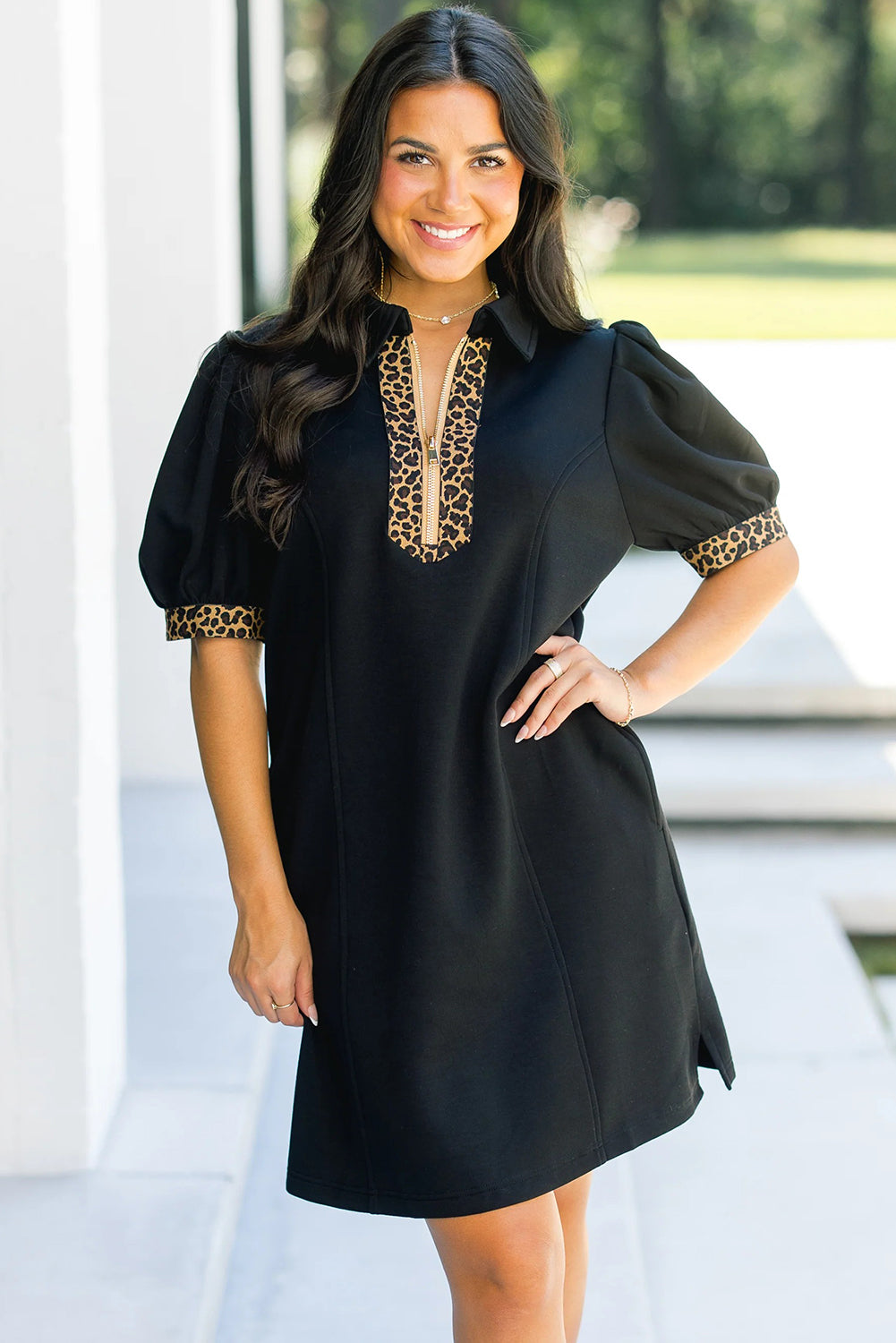 Mini robe Mini Patchwork Léopard Noire à col zippé, manches bouffantes courtes - Damesmode Afbeelding 4