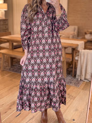 Vestido midi con bordes de botones marrones con volantes en el frontal y con volantes - Imagen de moda femenina 1 - Miniatuur