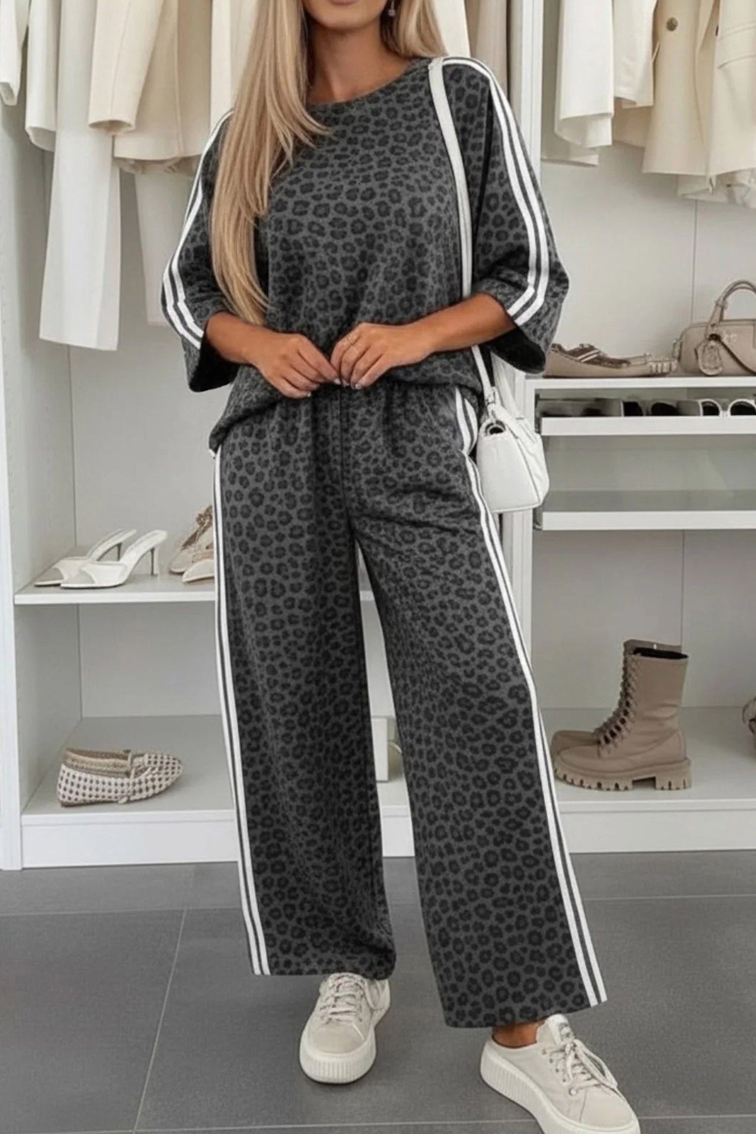 Ensemble de pantalons rayés Varsity à motifs rayés 3/4 à manchons 3/4