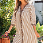 Khaki-Streifen-Quadratknopf-Hemdkleid mit Leopardenbesatz und lockerem Armband - Thumbnail