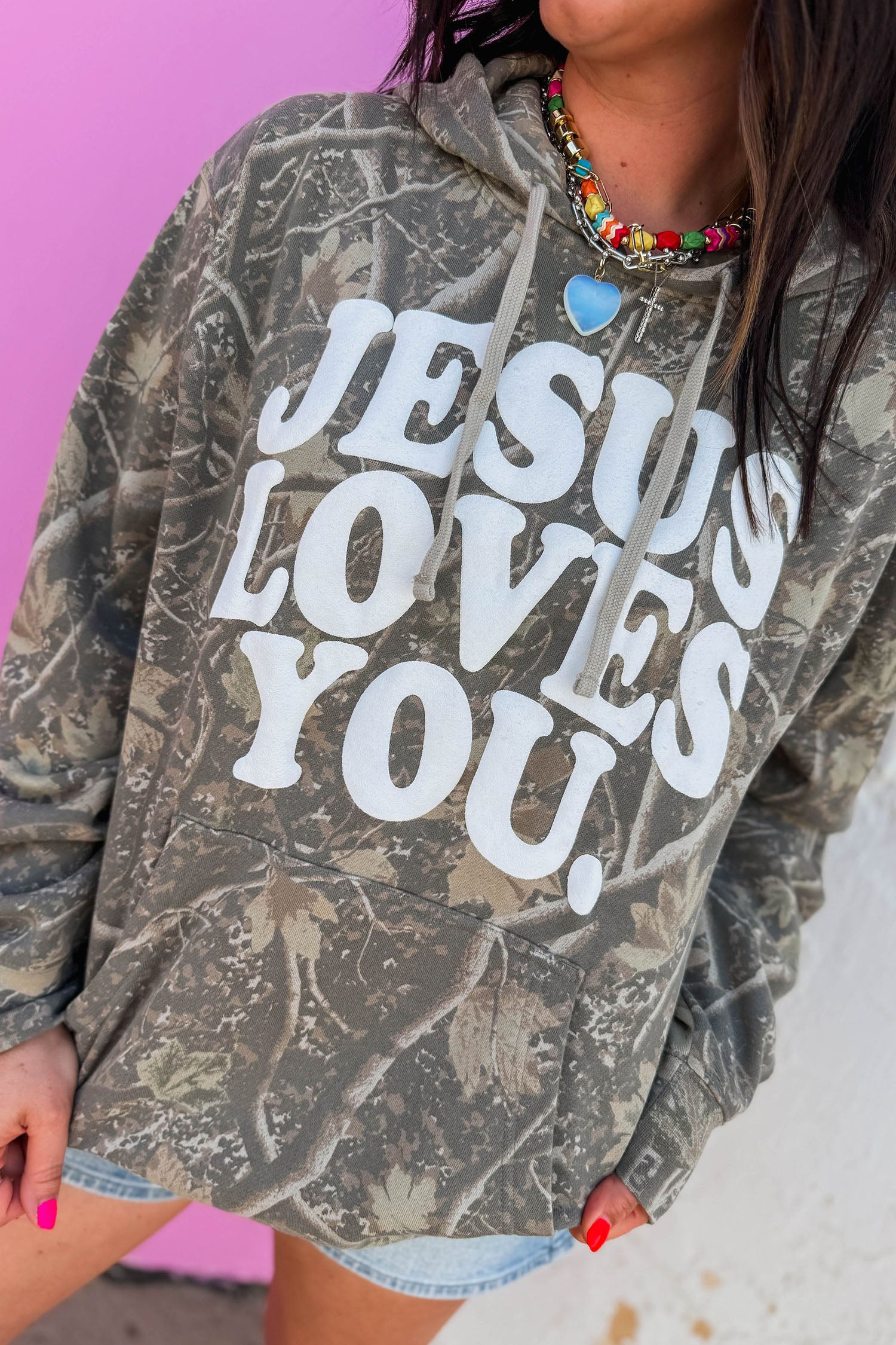 Camuffamento retrò marrone Jesus Loves You stampa felpa rilassata