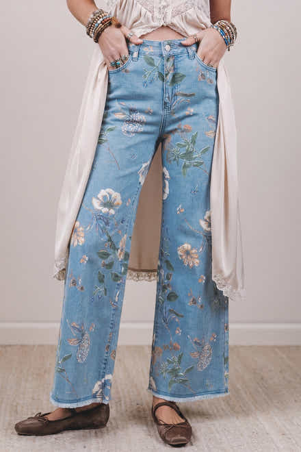 Sky Blue Retro Floral Print Frayed Hem Shift Jeans