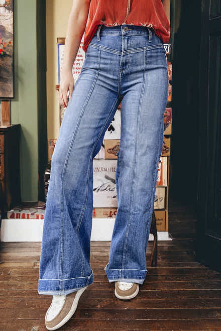 Beau Blue Tailored Center Seam Detail Gerade, lockere High Rise Jeans – Damesmode Afbeelding 1