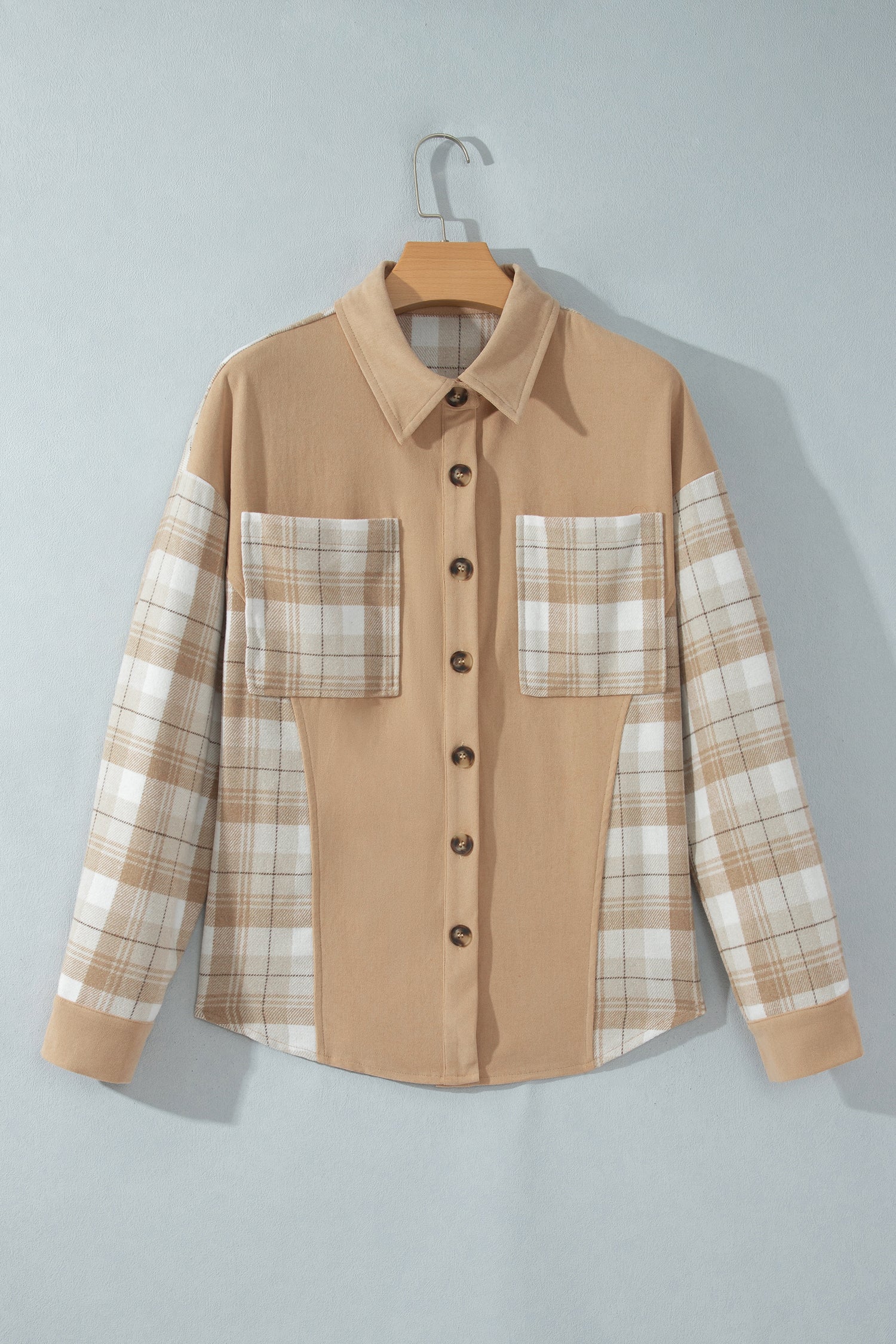 Helles französisch-beige kariertes Hemd-Kragen-Hemd-Shacket mit kariertem Colorblock