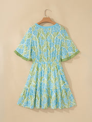 Himmelblaues Blumenmuster mit hohem Taillen-Rüschen-Mini-Minikleid mit kurzen Ärmeln - Miniatuur