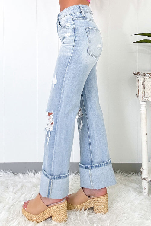 Beau Blue Light Wash Distressed Straight Jeans - Damesmode Afbeelding 2