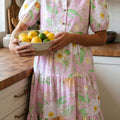 Rosa Blummenprint kuerz Puff-Ärmel héich Taille gestufte Maxi-Kleed - Foto 5