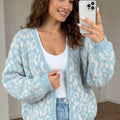 Cardigan en tricot à manches longues à motif léopard bleu clair, col en V, coupe ample - Foto 2