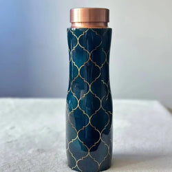 Blauwe koperen drinkfles 950 ml met gouden patroon en koperen dop