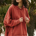 Sudadera de arcilla roja con hombro caído y con cordón ancho y bolsillo - Foto 5