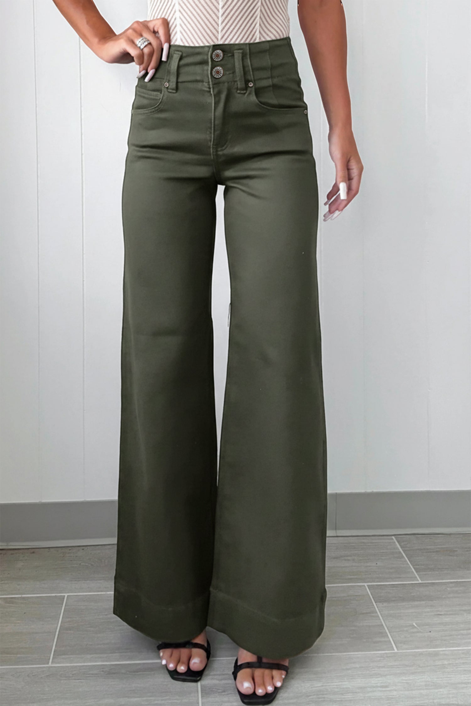 Jeans Mist Green a 2 bottoni a vita alta e gamba larga