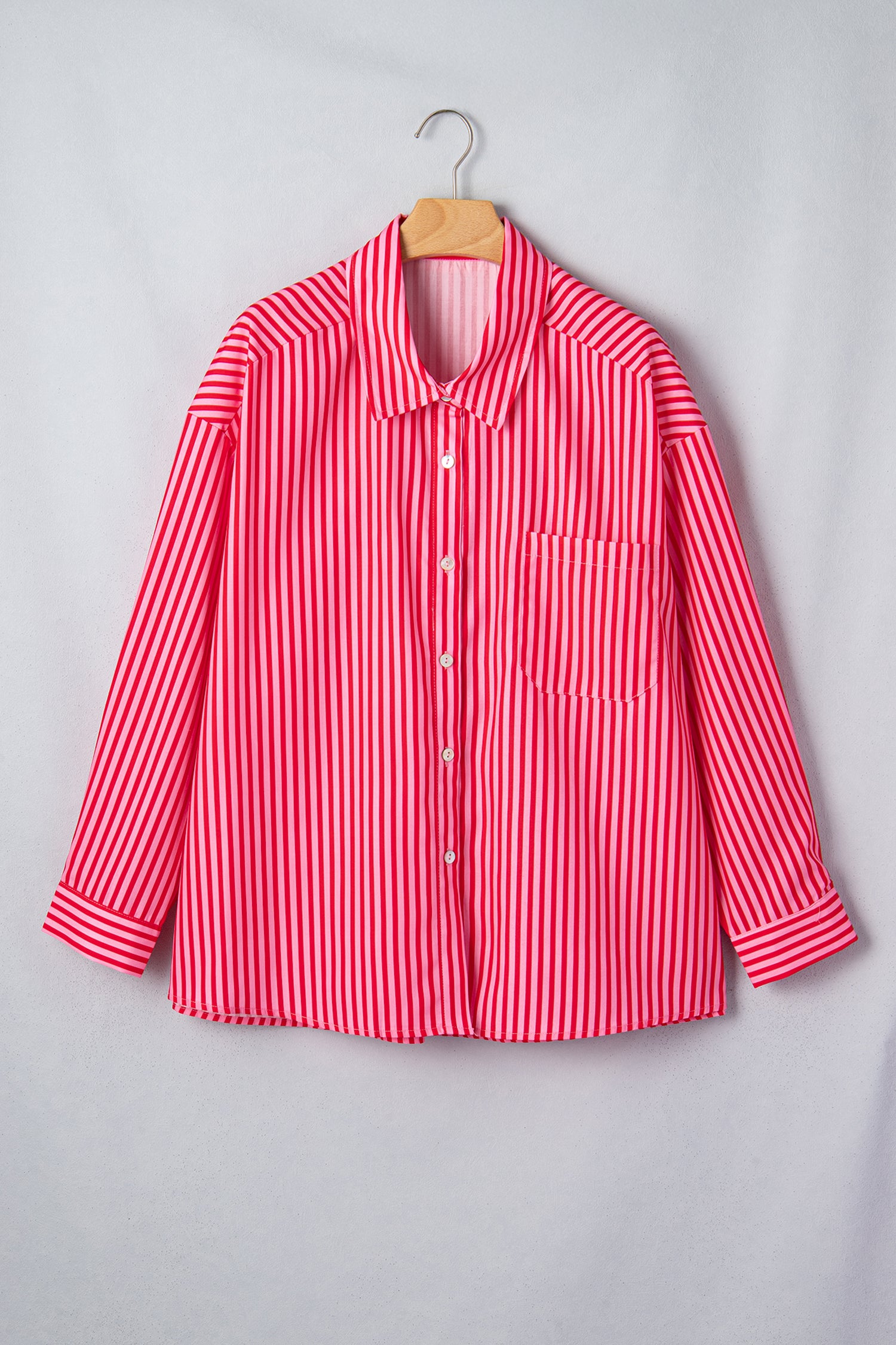 Chemise boutonnée rayée rouge Manches longues à poches patch Chemise décontractée